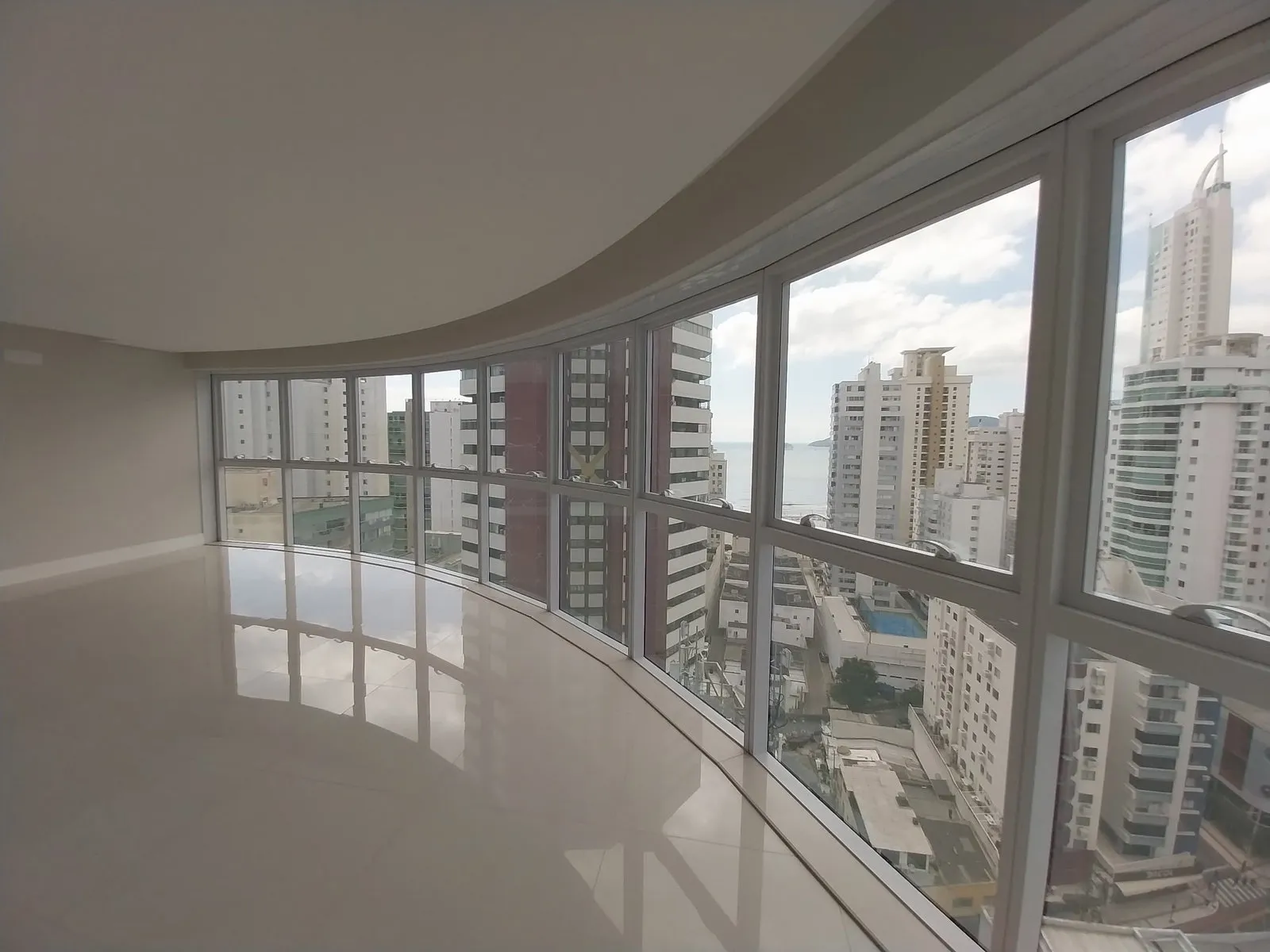 Apartamento 4 dormitórios (sendo 2 suítes) + banheiro social e lavabo à venda em Centro, Balneário Camboriú, foto 3