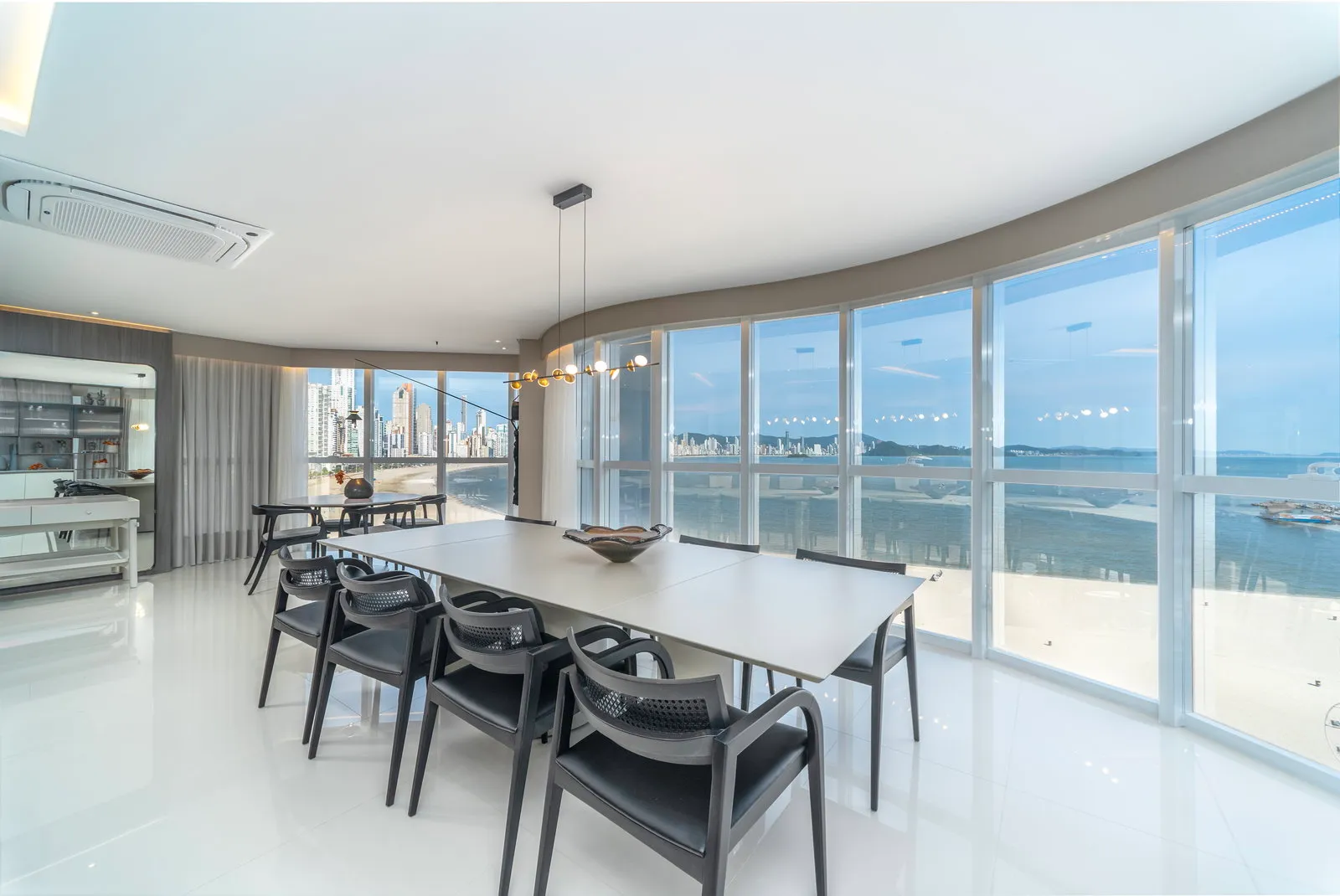 Apartamento 4 suítes + lavabo à venda em Centro, Balneário Camboriú