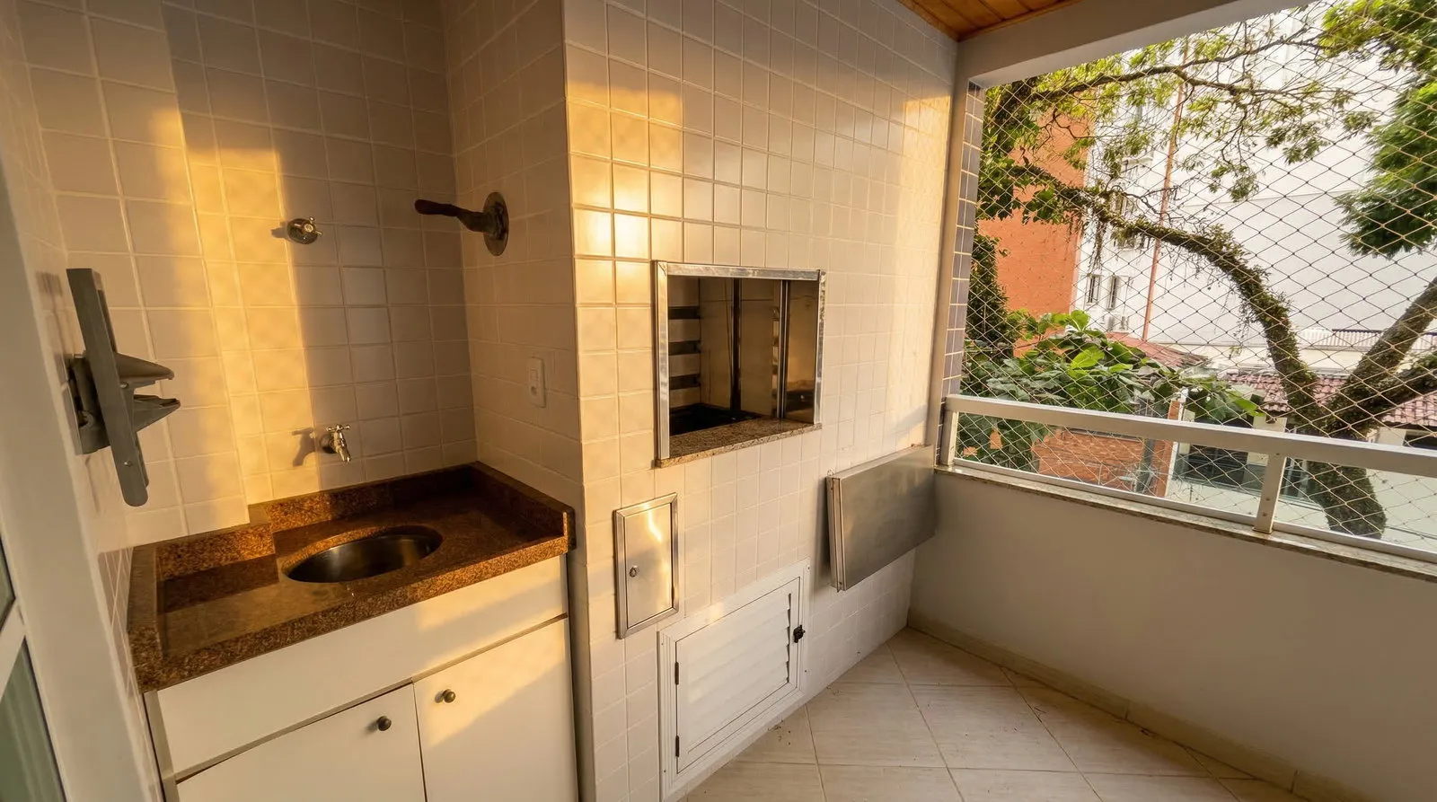 Apartamento 3 dormitórios (sendo 1 suíte) + banheiro social à venda em Centro, Balneário Camboriú, foto 3