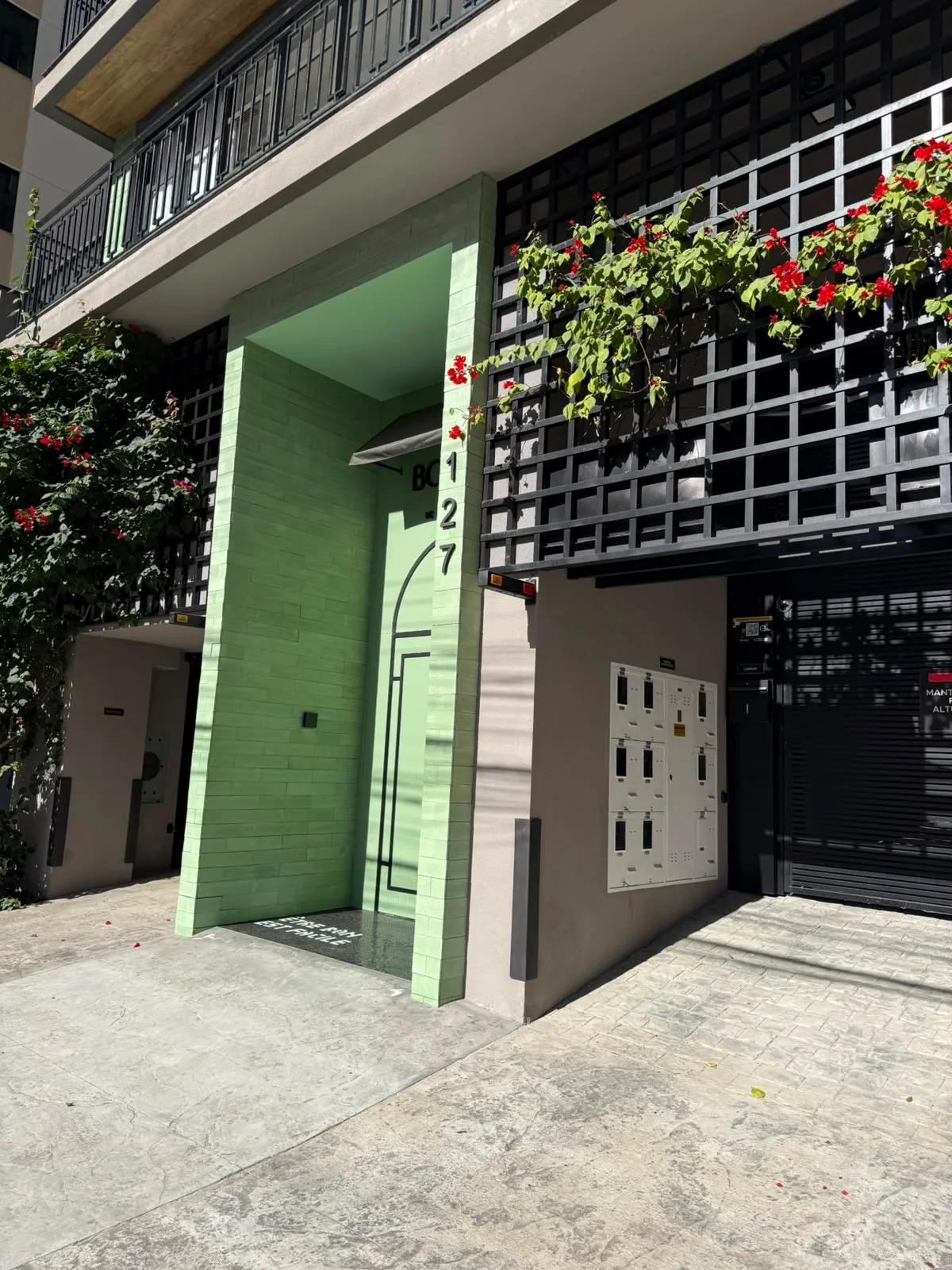 Apartamento 3 dormitórios (sendo 1 suíte) + banheiro social à venda em Centro, Balneário Camboriú, foto 2