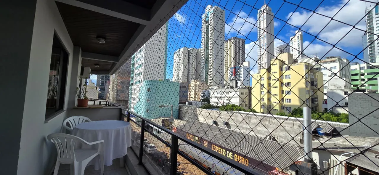 Apartamento 3 dormitórios (sendo 1 suíte) + banheiro social à venda em Centro, Balneário Camboriú, foto 2