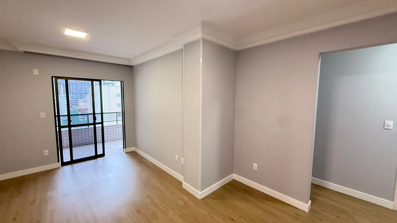 Apartamento 3 dormitórios (sendo 1 suíte) + banheiro social à venda em Centro, Balneário Camboriú, foto 2