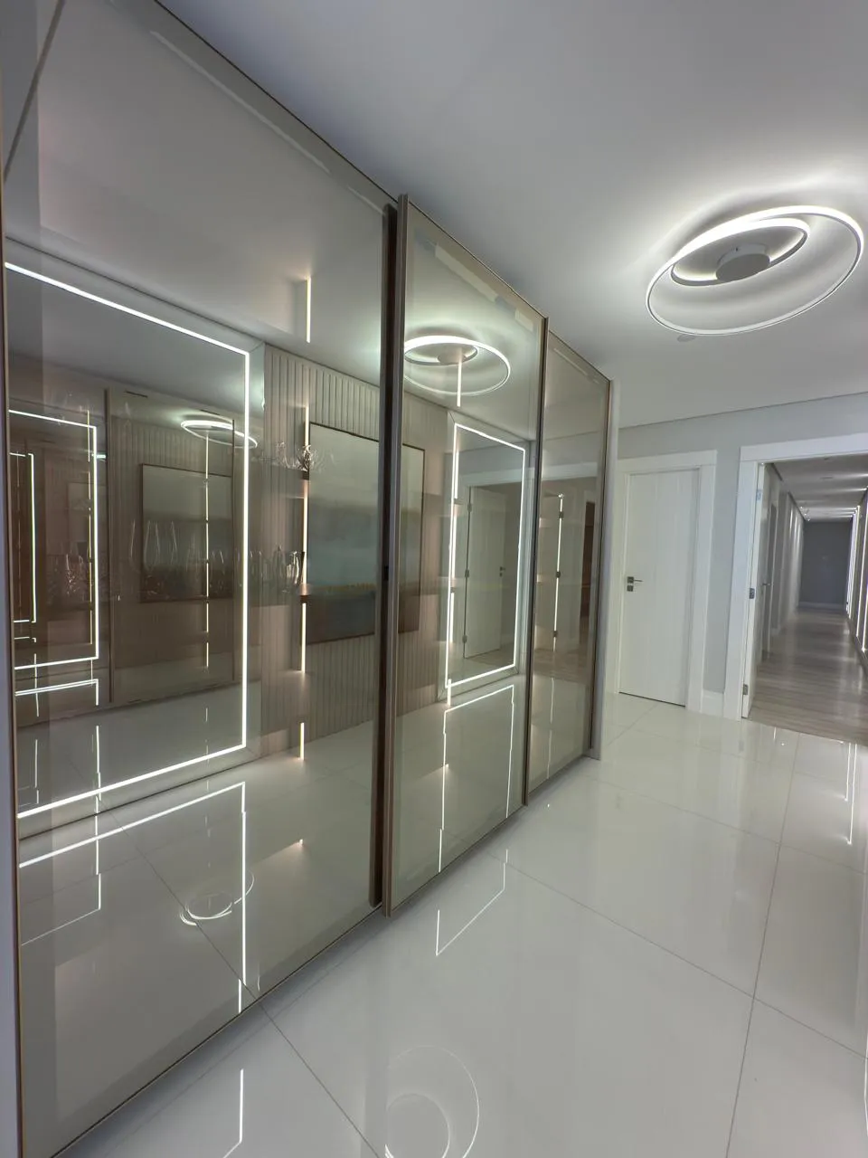 Apartamento 6 dormitórios (sendo 5 suítes) + banheiro social e lavabo à venda em Centro, Balneário Camboriú, foto 3