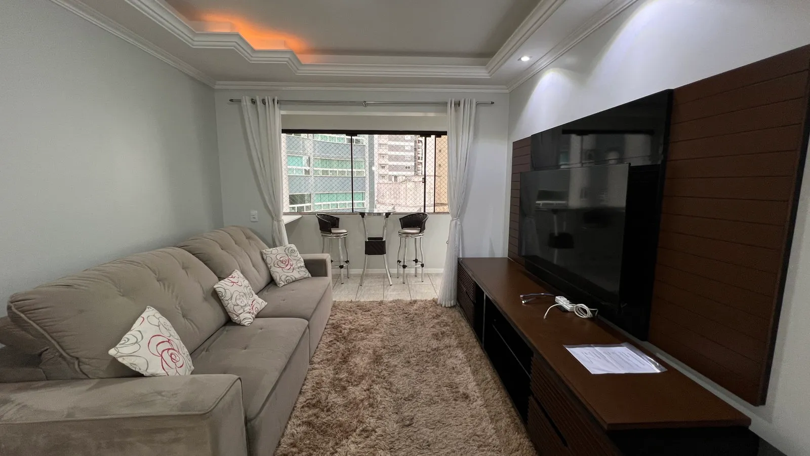 Apartamento 2 dormitórios (sendo 1 suíte) + banheiro social à venda em Centro, Balneário Camboriú, foto 2