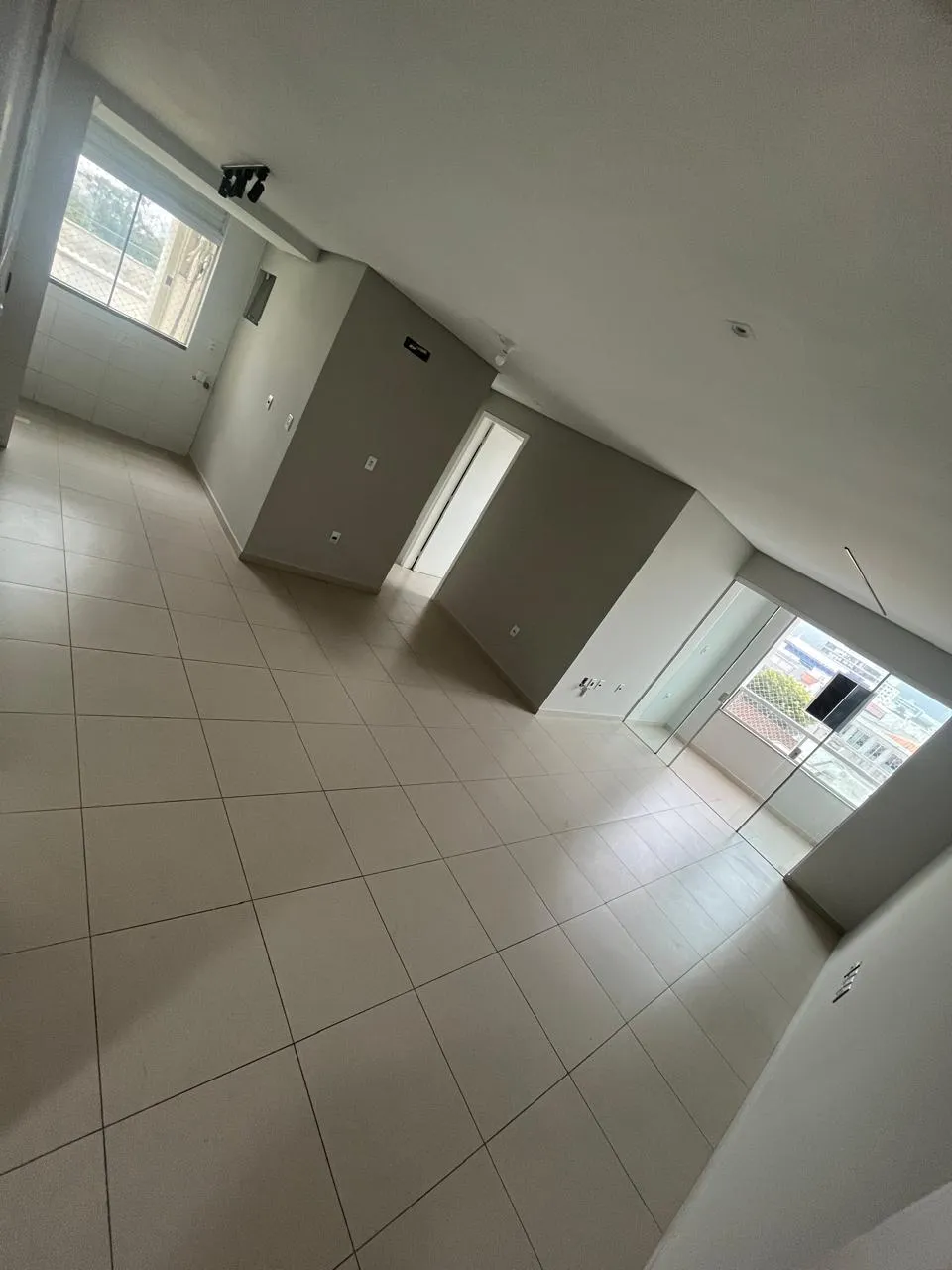 Apartamento 2 dormitórios (sendo 1 suíte) + banheiro social à venda em Centro, Balneário Camboriú, foto 2