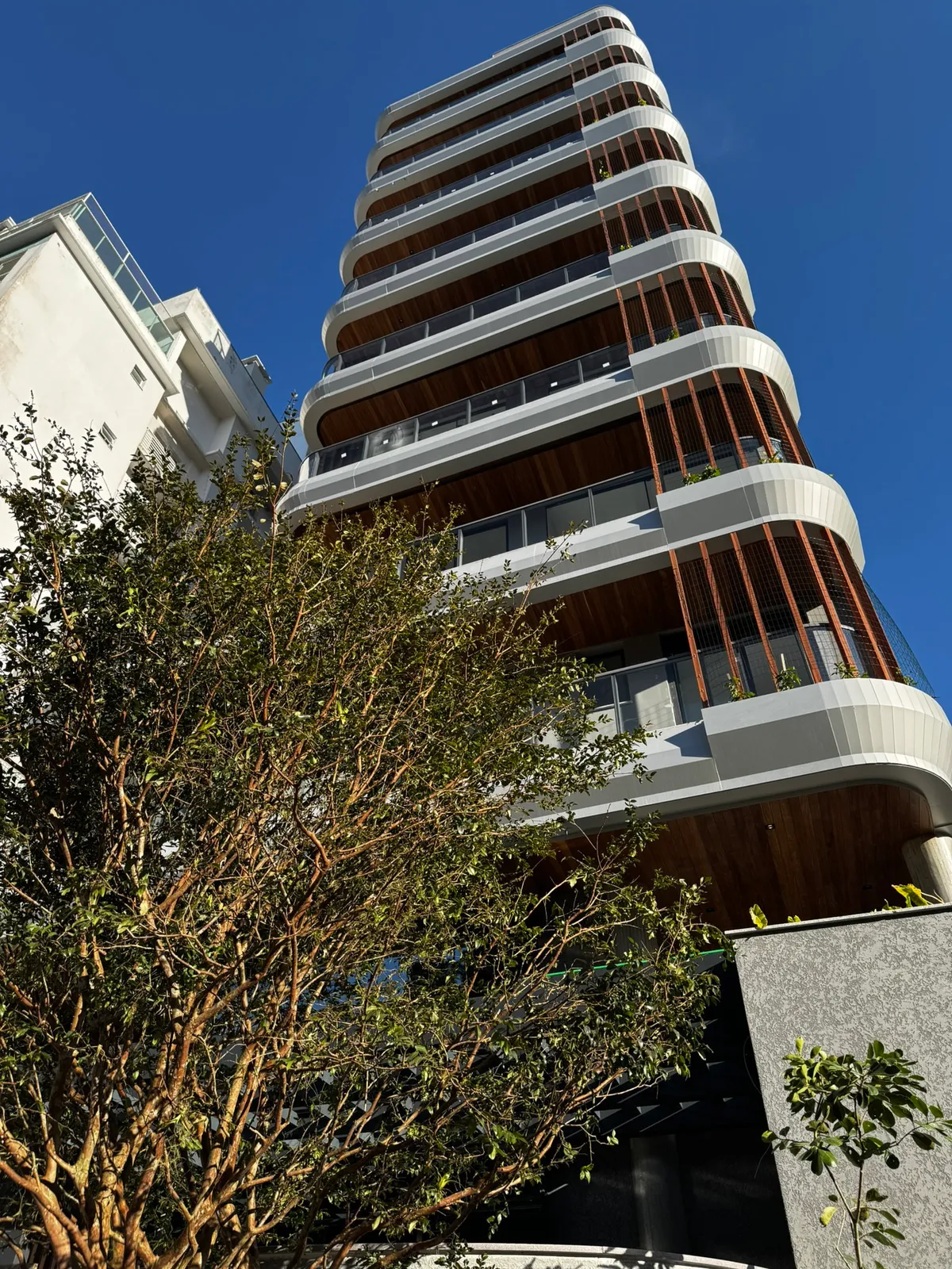 Apartamento 3 dormitórios (sendo 1 suíte) + banheiro social e lavabo à venda em Praia Brava, Itajaí, foto 2