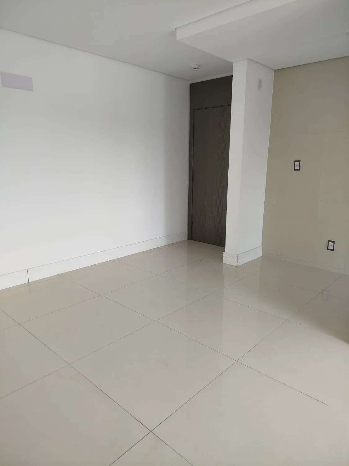 Apartamento 3 dormitórios (sendo 1 suíte) + banheiro social à venda em Centro, Itajaí, foto 2