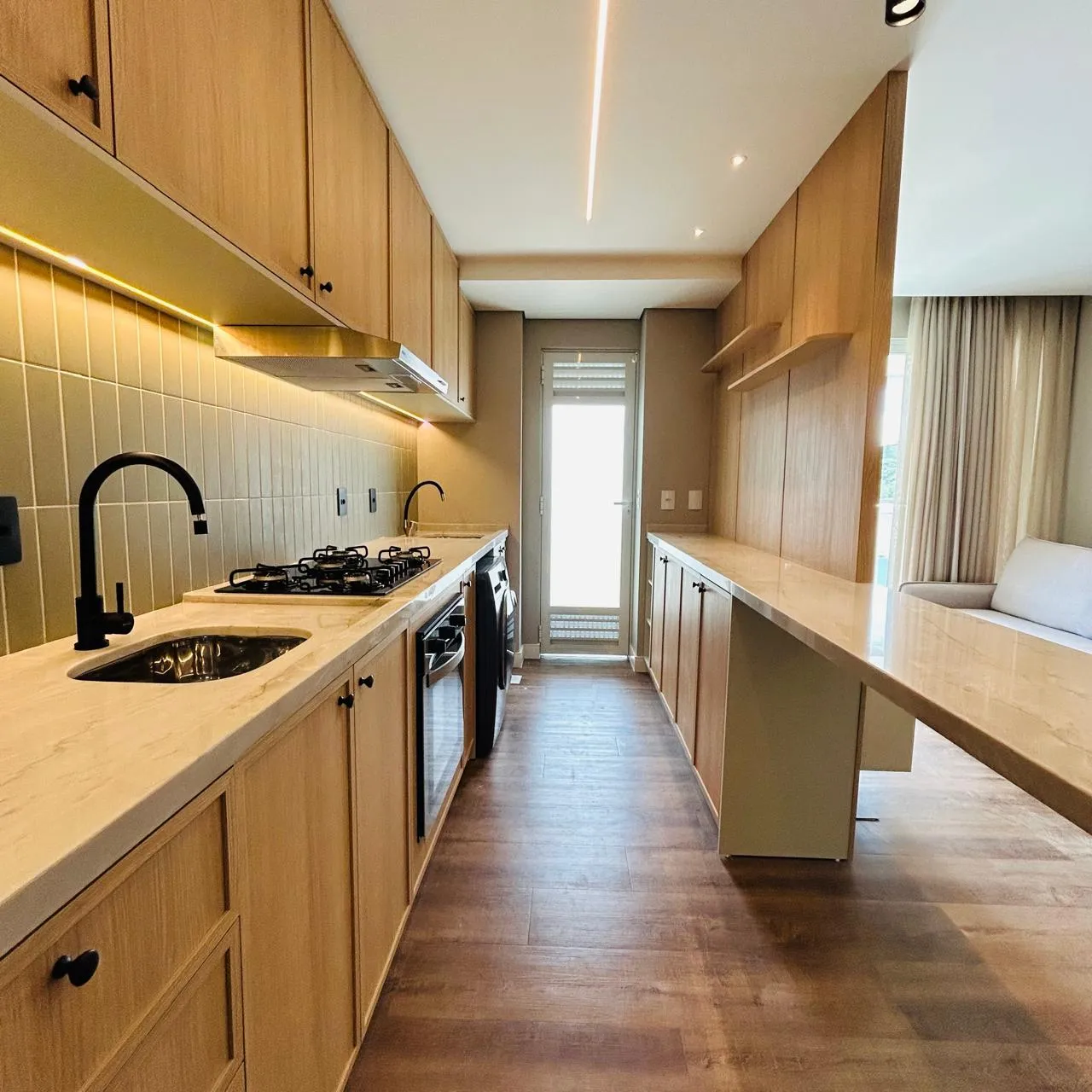 Apartamento 3 dormitórios (sendo 1 suíte) + 2 banheiros sociais à venda em Praia Brava, Itajaí, foto 3