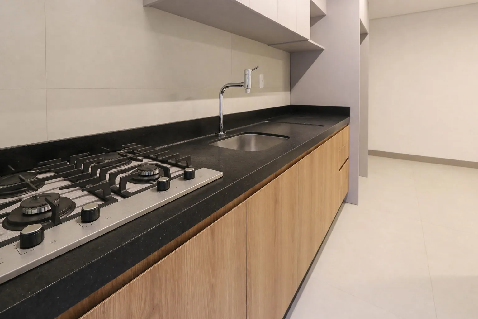 Apartamento 2 dormitórios (sendo 1 suíte) + banheiro social à venda em Praia Brava, Itajaí, foto 3