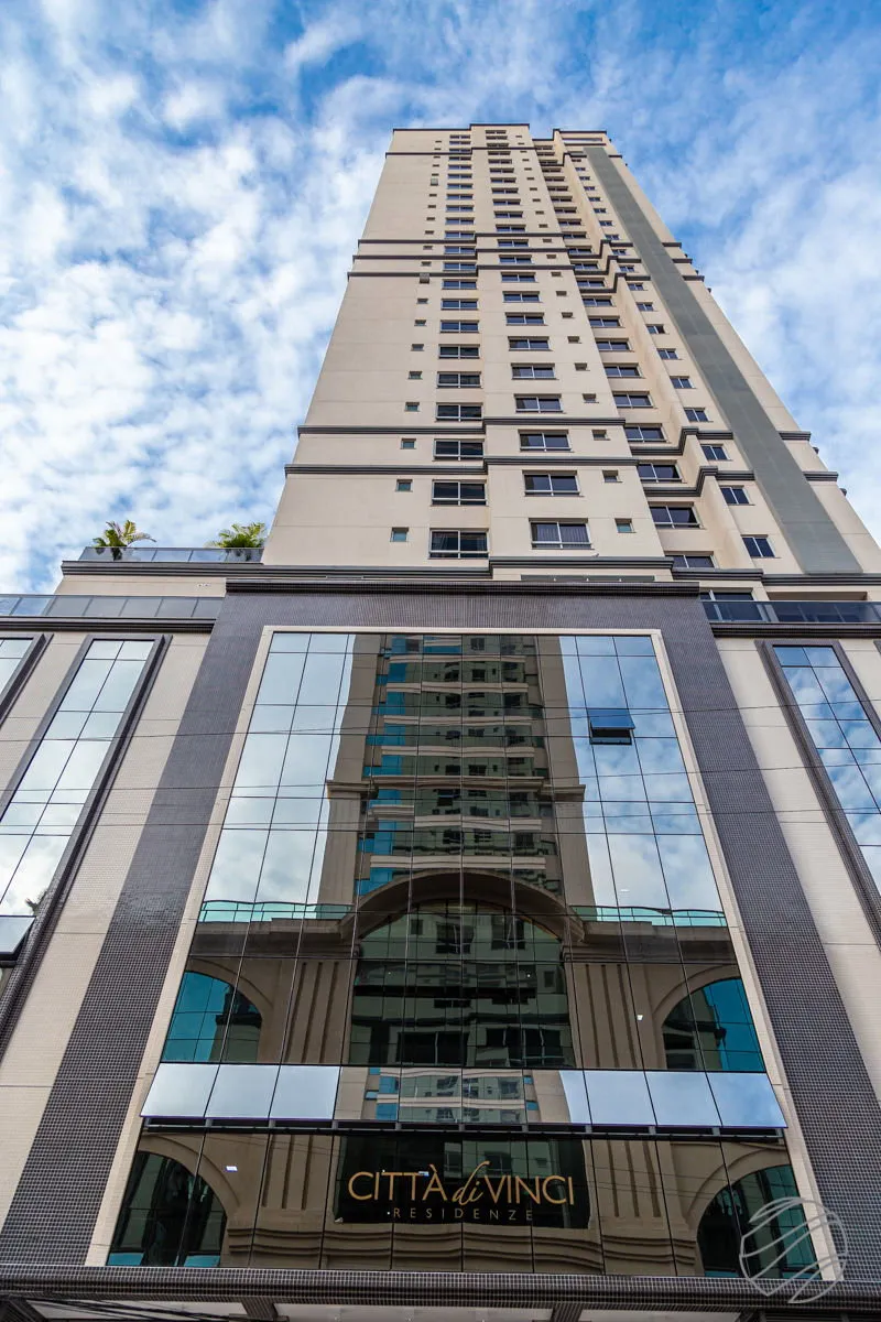 Apartamento 4 dormitórios (sendo 2 suítes) + lavabo à venda em Centro, Balneário Camboriú