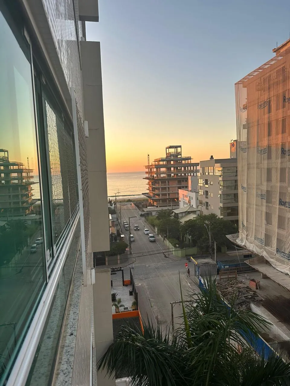 Apartamento 2 dormitórios (sendo 1 suíte) + banheiro social à venda em Praia Brava, Itajaí, foto 2