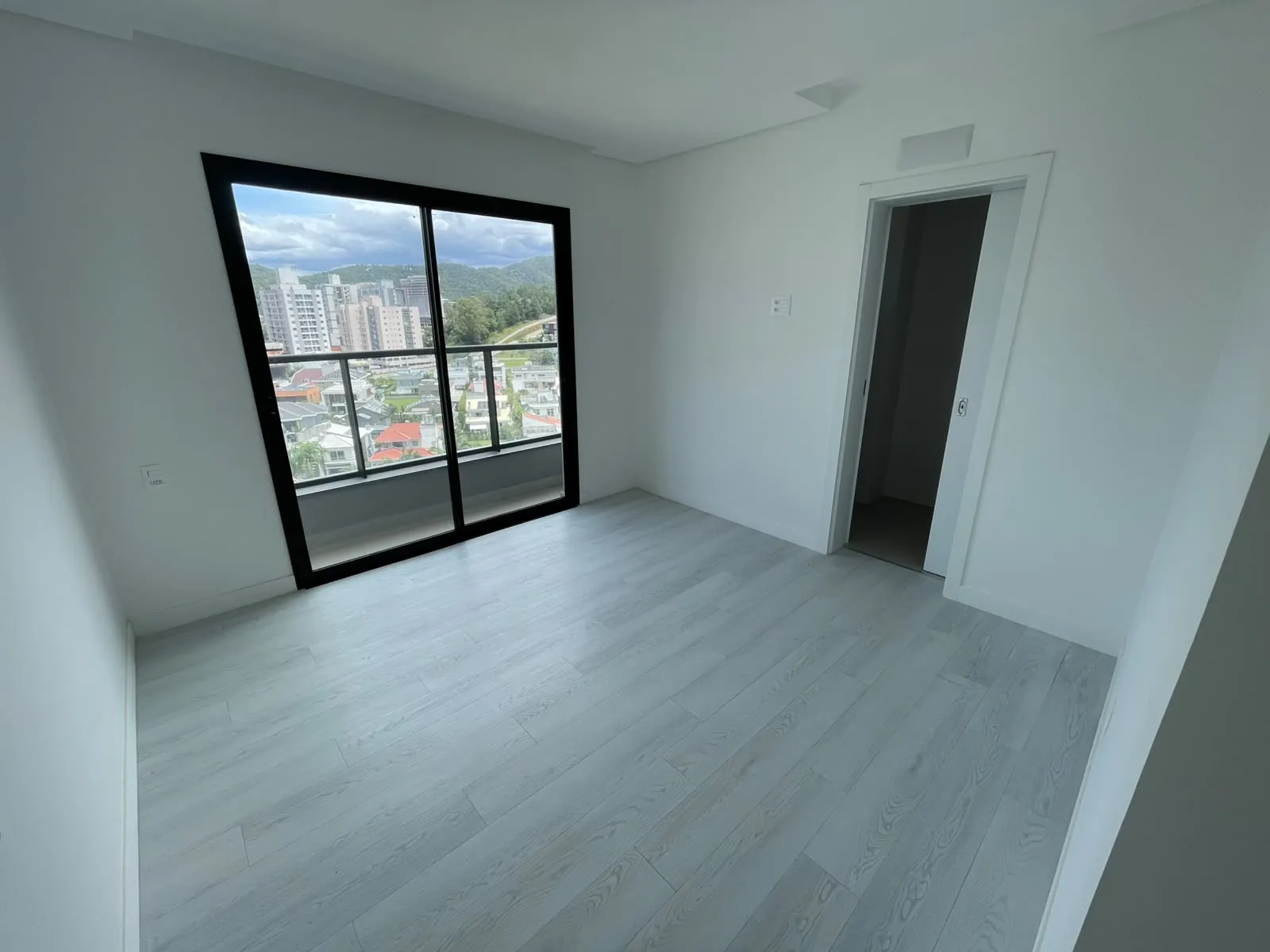Apartamento 2 dormitórios (sendo 1 suíte) + 2 banheiros sociais à venda em Praia Brava, Itajaí, foto 3