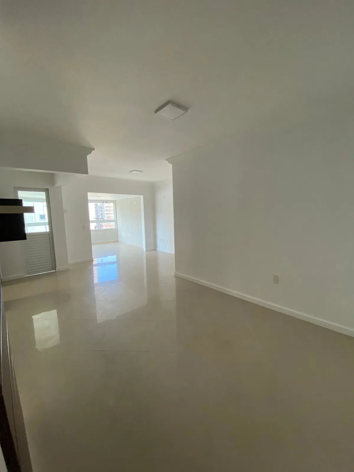 Apartamento 3 dormitórios (sendo 1 suíte) + banheiro social à venda em Pioneiros, Balneário Camboriú, foto 3