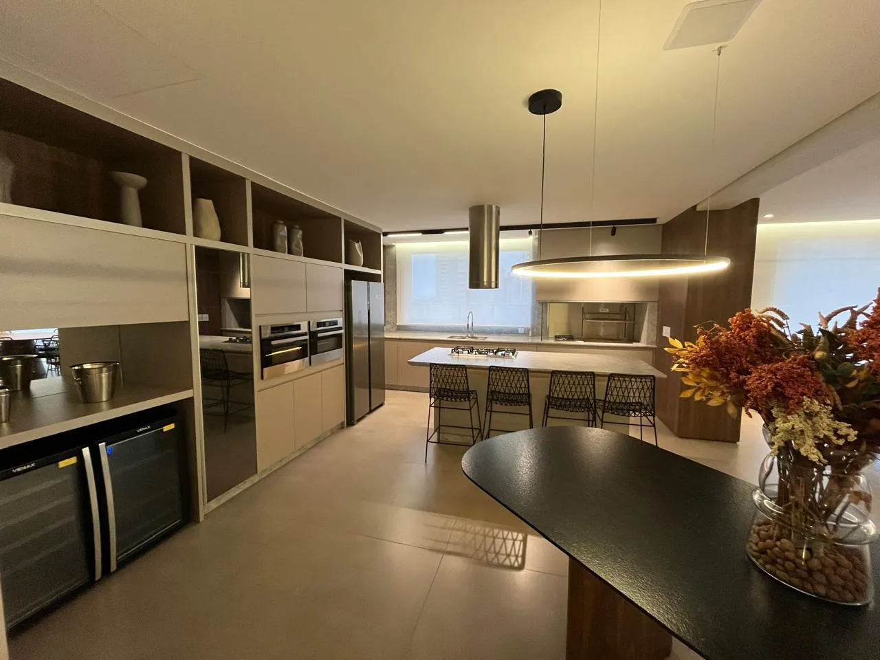 Apartamento 3 dormitórios (sendo 2 suítes) + banheiro social à venda em Centro, Itajaí, foto 2