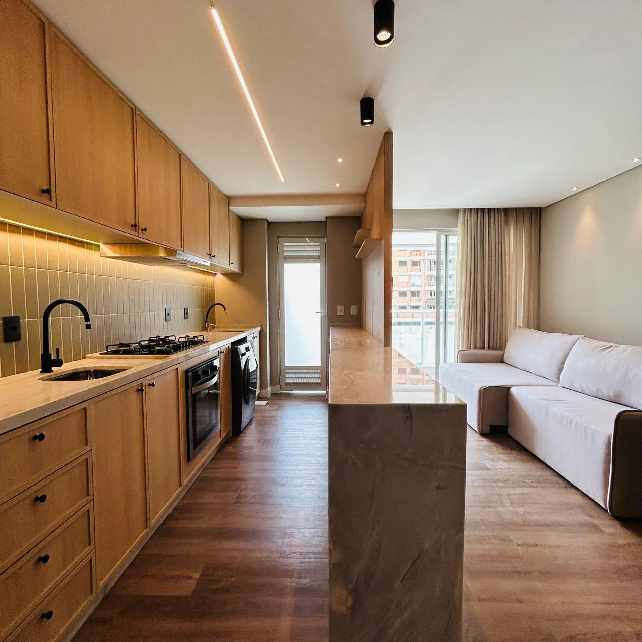 Apartamento 3 dormitórios (sendo 1 suíte) + 2 banheiros sociais à venda em Praia Brava, Itajaí, foto 2