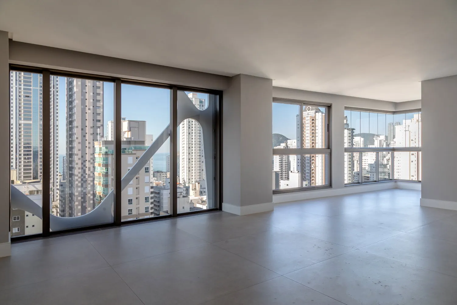 Apartamento 4 suítes + banheiro social à venda em Centro, Balneário Camboriú, foto 3