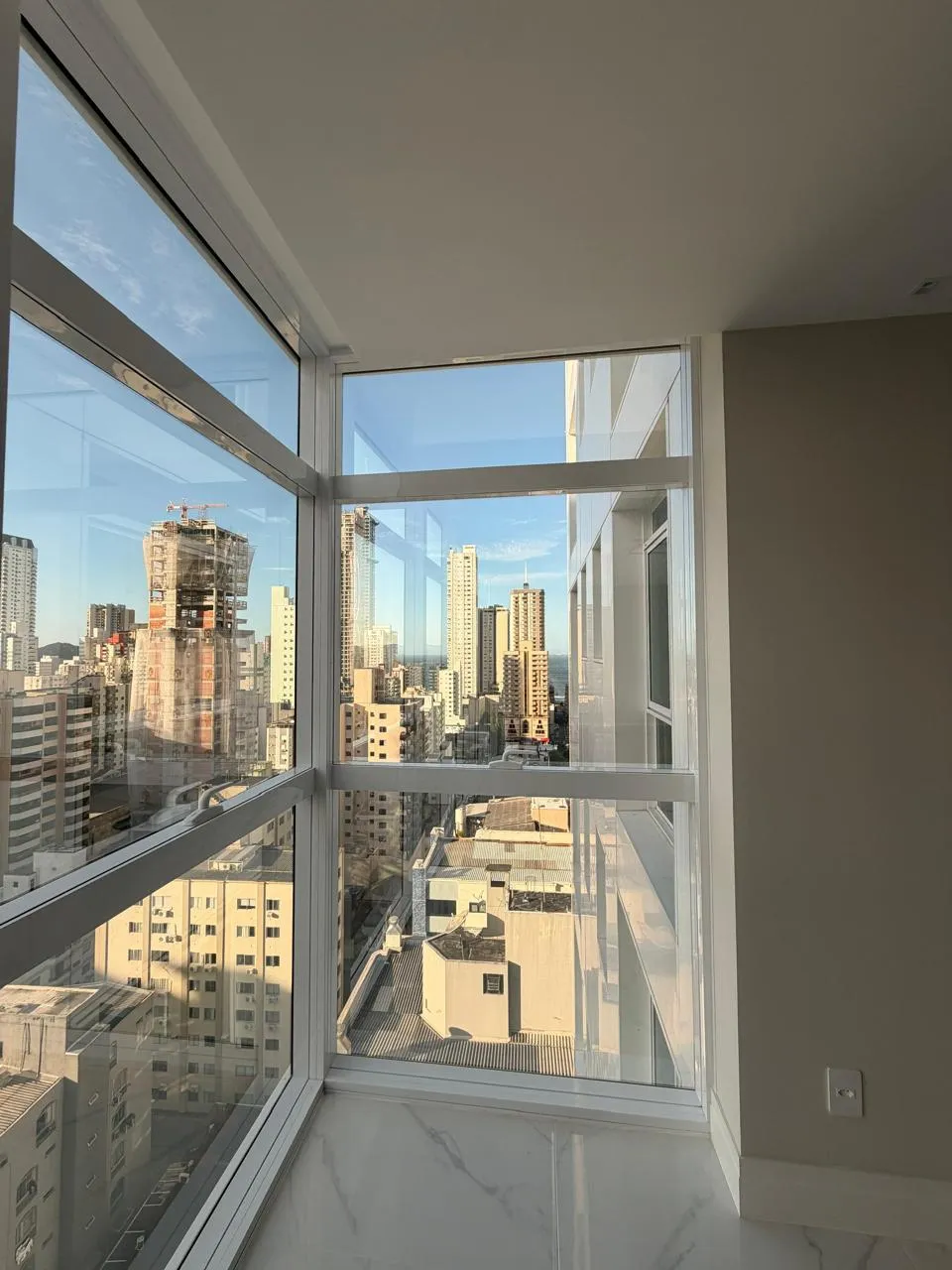 Apartamento 4 dormitórios (sendo 2 suítes) + lavabo à venda em Centro, Balneário Camboriú, foto 3
