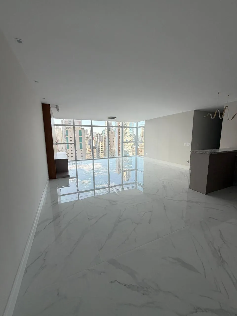Apartamento 4 dormitórios (sendo 2 suítes) + lavabo à venda em Centro, Balneário Camboriú, foto 2