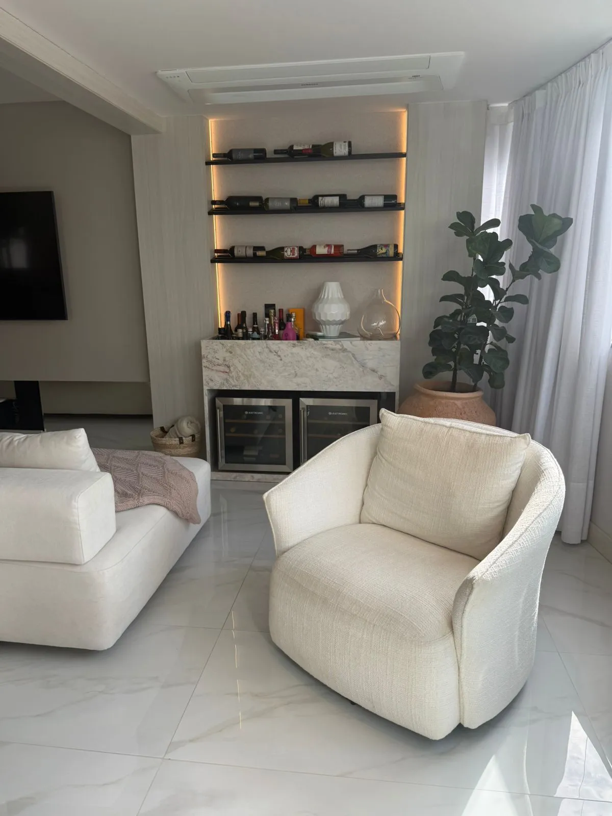 Apartamento 2 dormitórios (sendo 1 suíte) à venda em Centro, Balneário Camboriú, foto 3