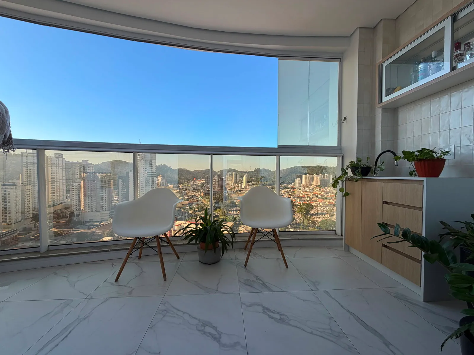 Apartamento 2 suítes + lavabo à venda em Bairro Fazenda, Itajaí, foto 2