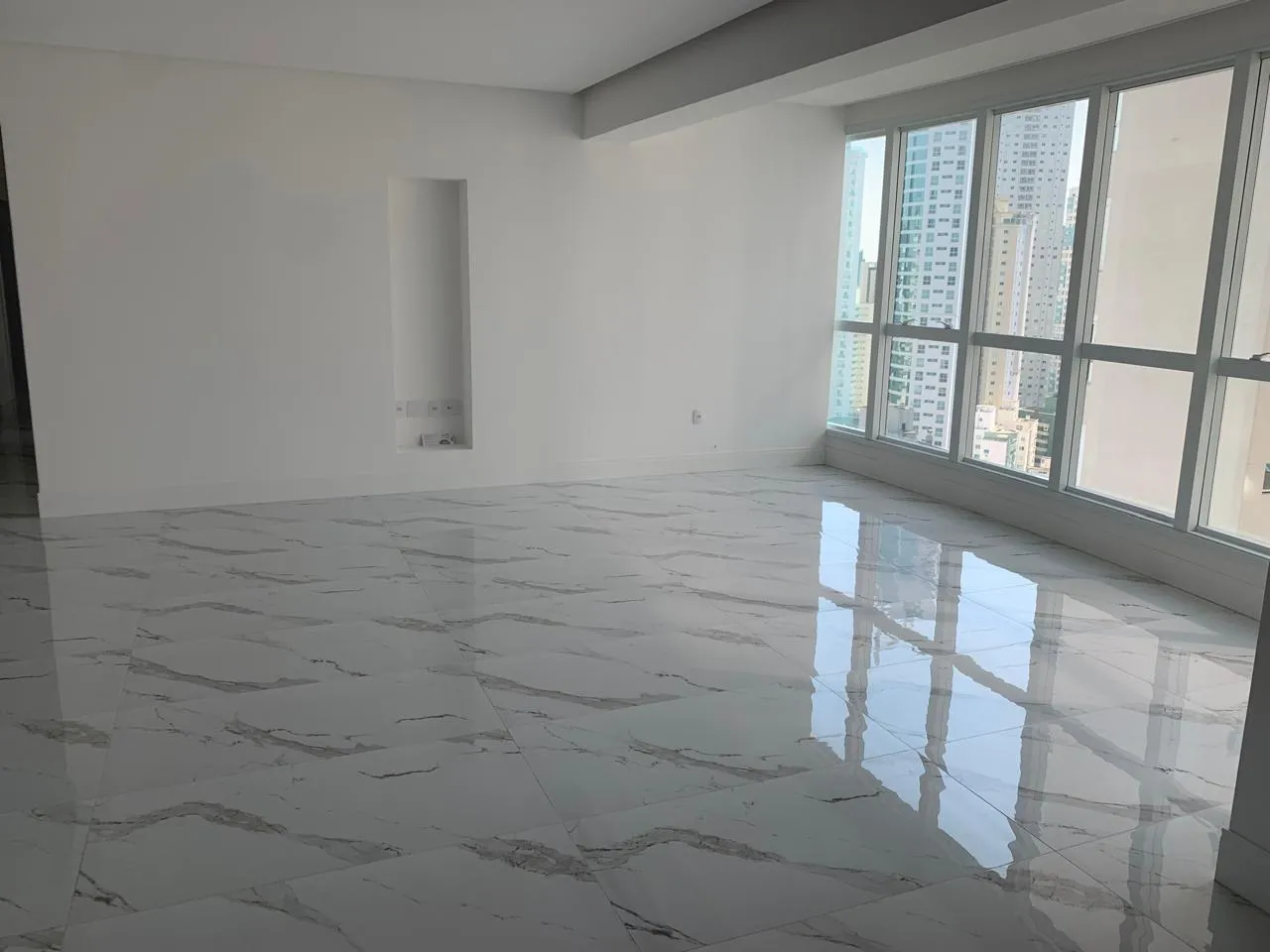 Apartamento 4 suítes + banheiro social e lavabo à venda em Barra Sul, Balneário Camboriú, foto 2
