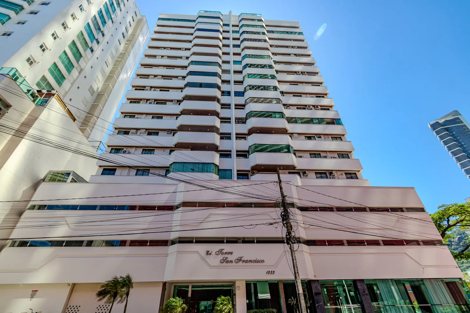 Apartamento 3 dormitórios (sendo 1 suíte) + banheiro social à venda em Barra Sul, Balneário Camboriú, foto 2