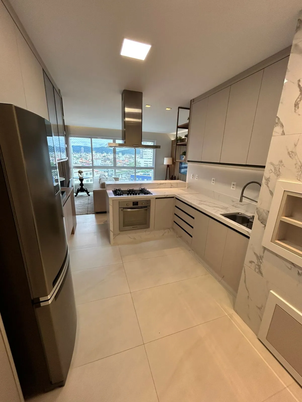 Apartamento 4 dormitórios (sendo 2 suítes) à venda em Centro, Balneário Camboriú, foto 3