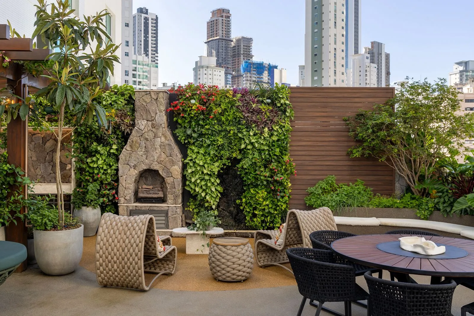 Apartamento 3 suítes + banheiro social à venda em Centro, Balneário Camboriú, foto 2