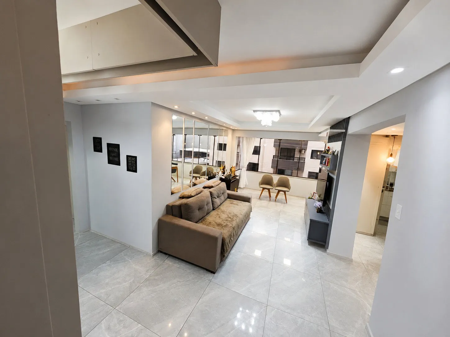 Apartamento 2 dormitórios (sendo 1 suíte) à venda em Centro, Balneário Camboriú, foto 3