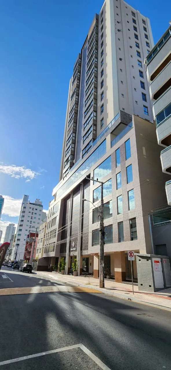 Apartamento 4 dormitórios (sendo 2 suítes) + banheiro social à venda em Centro, Balneário Camboriú, foto 2
