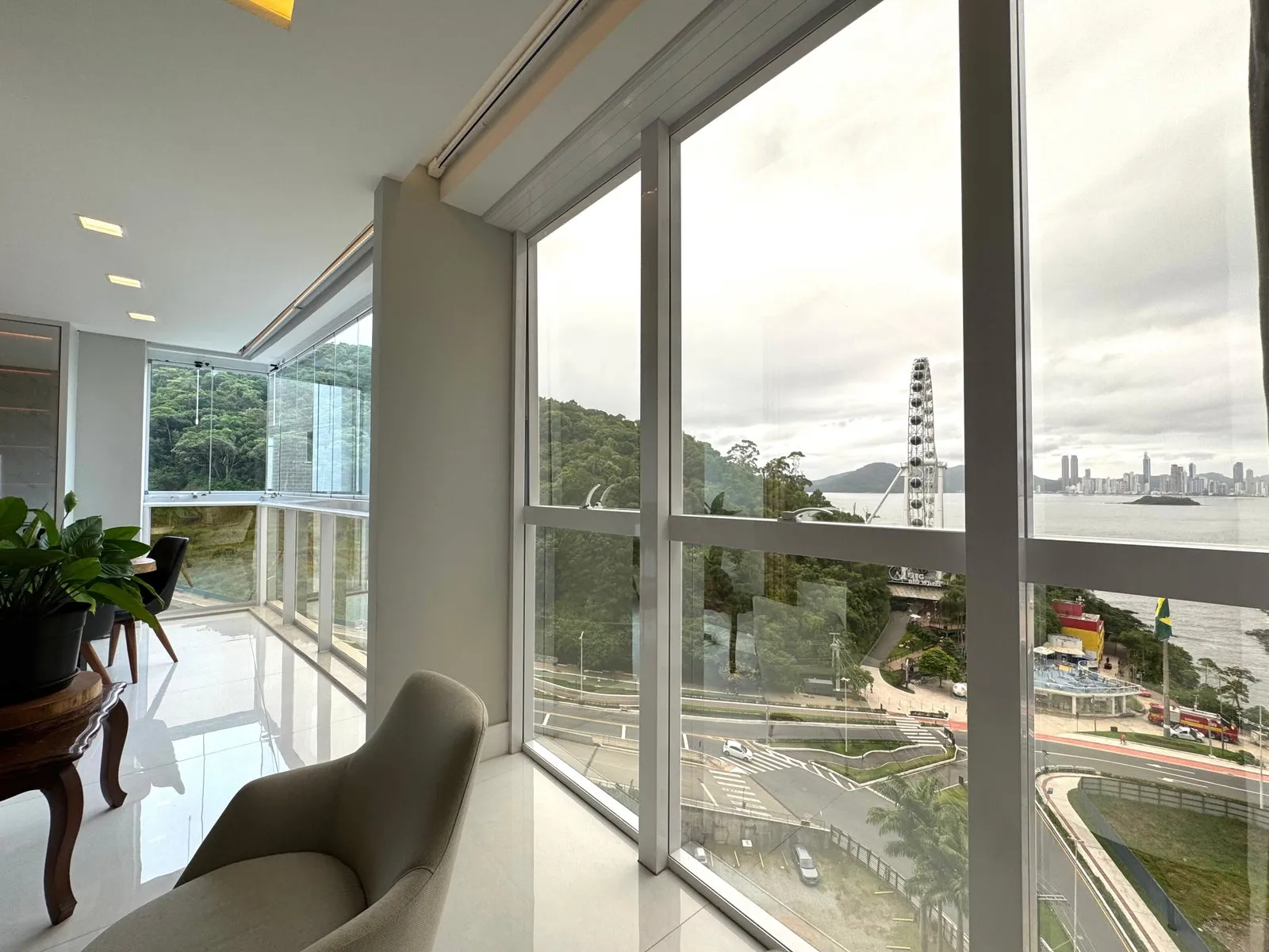 Apartamento 4 suítes + lavabo à venda em Pioneiros, Balneário Camboriú, foto 2